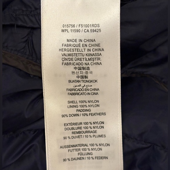 TUMI Patrol Packable PAX Travel Puffer Jacket in Navy - Picture 5 of 9